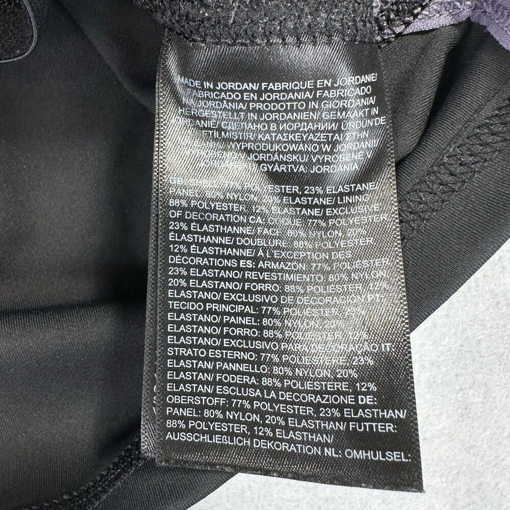 The North Face Women's M Trailwear Sports Tank Bra Never Stop Exploring Black - Picture 10 of 11